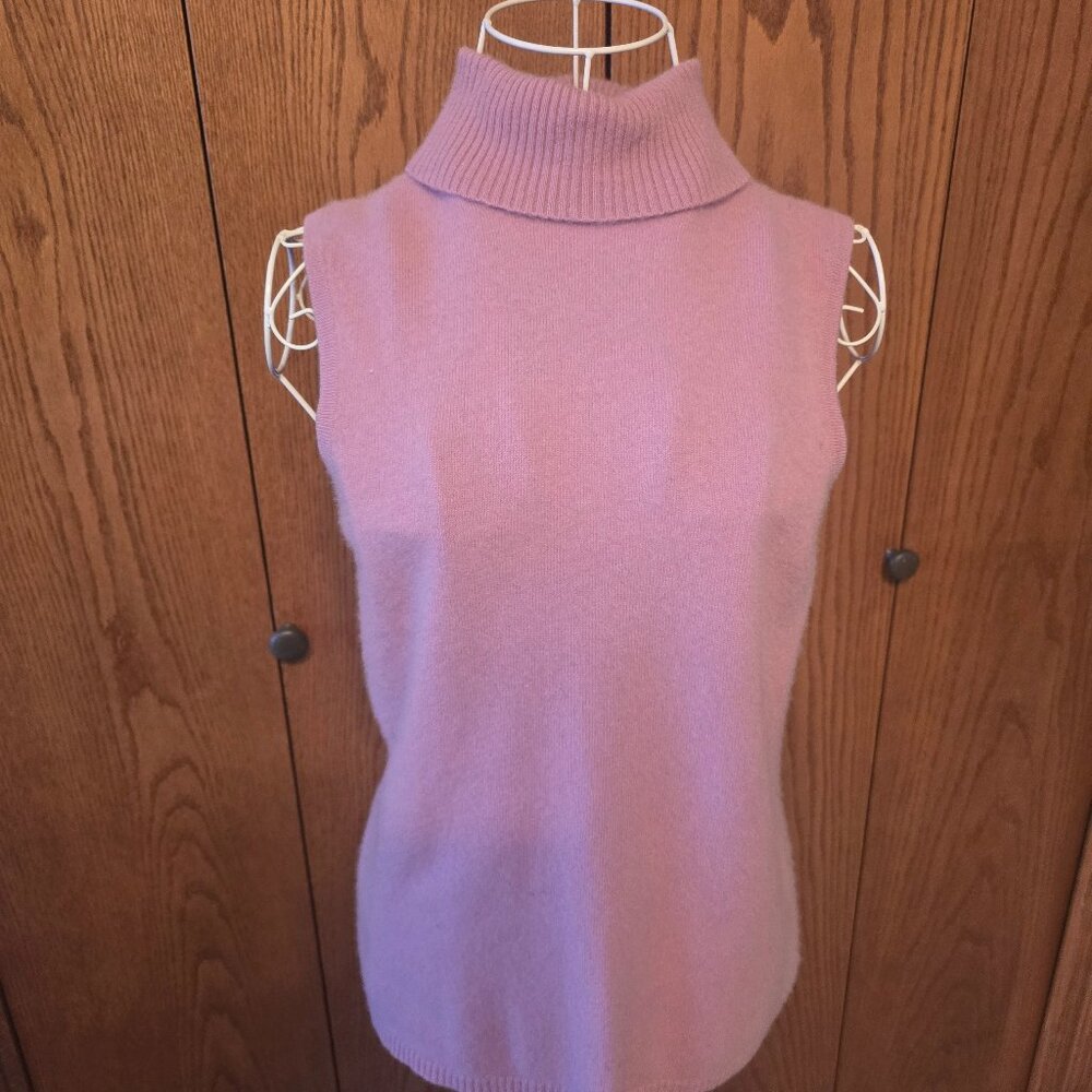100% Cashmere Sleeveless Turtleneck Sweater - Lavender Medium